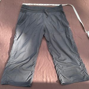 Lululemon Studio black capris